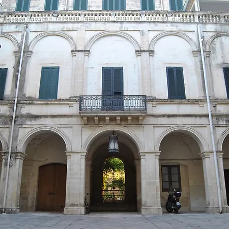 Apartment Garden At Palazzo Famularo Lecce