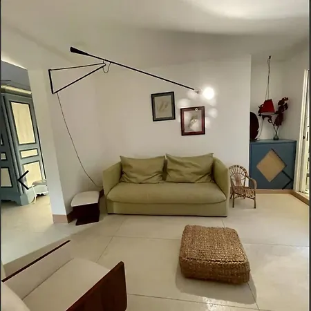 Apartment Garden At Palazzo Famularo *