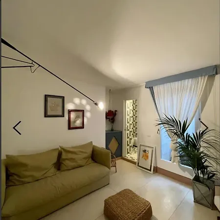 Apartment Garden At Palazzo Famularo *