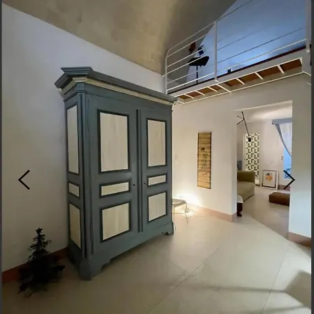 Garden At Palazzo Famularo Διαμέρισμα *