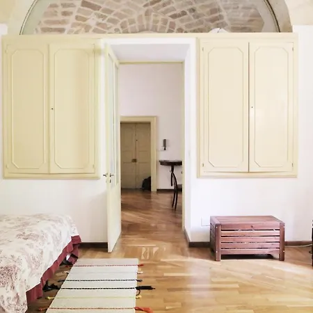 Apartment Garden At Palazzo Famularo *
